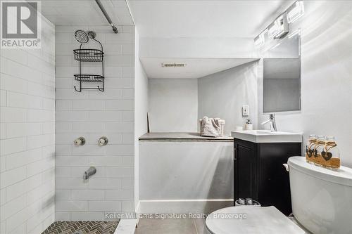 418 Upper Wellington Street, Hamilton (Centremount), ON - Indoor Photo Showing Bathroom