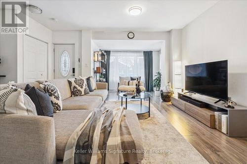 418 Upper Wellington Street, Hamilton (Centremount), ON - Indoor Photo Showing Living Room