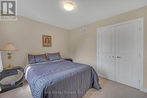 93 Southshore Crescent, Hamilton (Lakeshore), ON - Indoor Photo Showing Bedroom