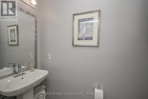 93 Southshore Crescent, Hamilton (Lakeshore), ON - Indoor Photo Showing Bathroom