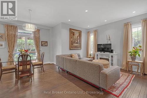 93 Southshore Crescent, Hamilton (Lakeshore), ON - Indoor Photo Showing Living Room