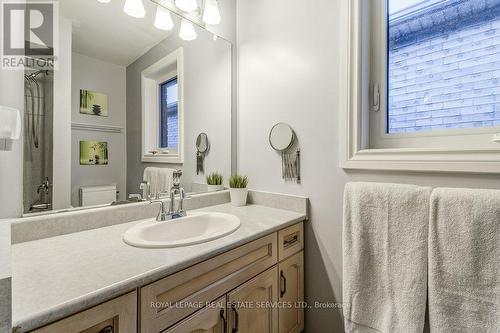 5194 Tydman Way, Burlington, ON - Indoor Photo Showing Bathroom