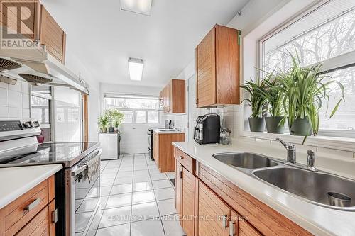 502 Midland Avenue, Toronto, ON - Indoor Photo Showing Kitchen With Double Sink