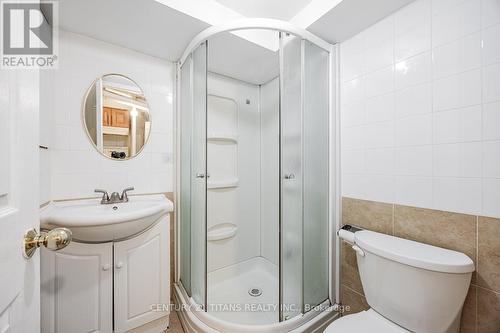 502 Midland Avenue, Toronto, ON - Indoor Photo Showing Bathroom