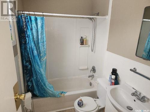 702 Athol Street, Regina, SK - Indoor Photo Showing Bathroom