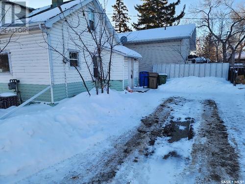 702 Athol Street, Regina, SK - Outdoor