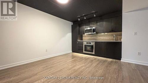 922 - 10 Capreol Court, Toronto, ON - Indoor Photo Showing Kitchen