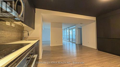 922 - 10 Capreol Court, Toronto, ON - Indoor Photo Showing Kitchen