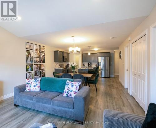 25 Lehtinen Crescent, Belleville, ON - Indoor Photo Showing Living Room