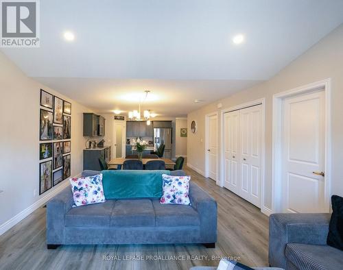 25 Lehtinen Crescent, Belleville, ON - Indoor Photo Showing Living Room