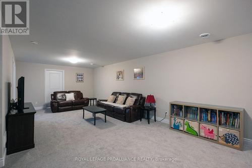 25 Lehtinen Crescent, Belleville, ON - Indoor