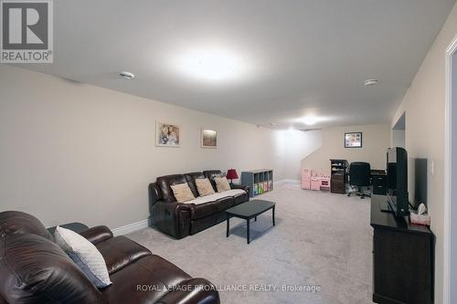 25 Lehtinen Crescent, Belleville, ON - Indoor