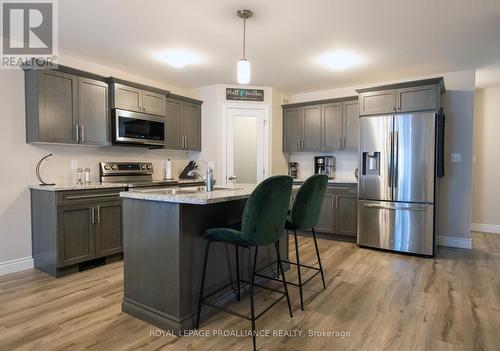 25 Lehtinen Crescent, Belleville, ON - Indoor Photo Showing Kitchen With Stainless Steel Kitchen