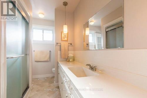 1 Stavebank Road, Belleville, ON - Indoor Photo Showing Bathroom