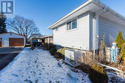 1 Stavebank Road, Belleville, ON - Outdoor