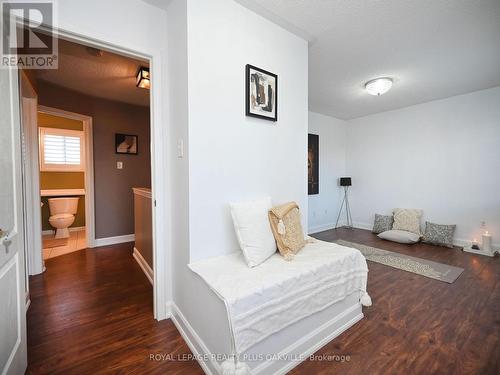 2554 Dashwood Drive, Oakville, ON - Indoor Photo Showing Bedroom