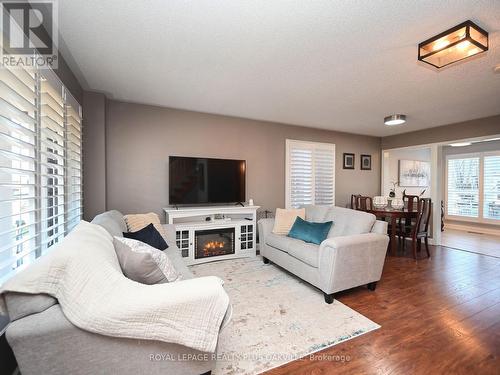 2554 Dashwood Drive, Oakville, ON - Indoor Photo Showing Living Room