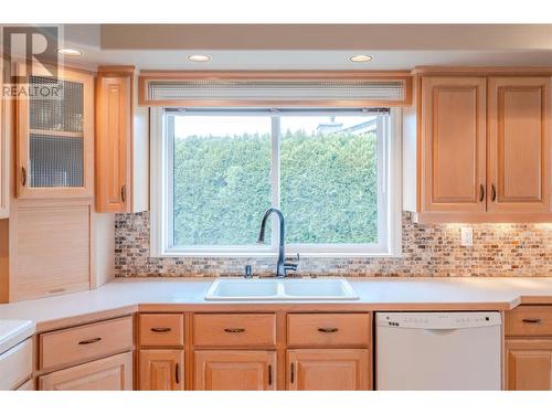 171 Westview Drive, Penticton, BC - Indoor Photo Showing Kitchen With Double Sink