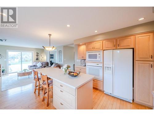 171 Westview Drive, Penticton, BC - Indoor Photo Showing Kitchen