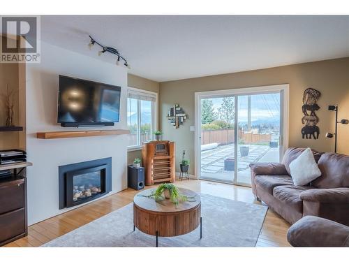 171 Westview Drive, Penticton, BC - Indoor Photo Showing Living Room With Fireplace