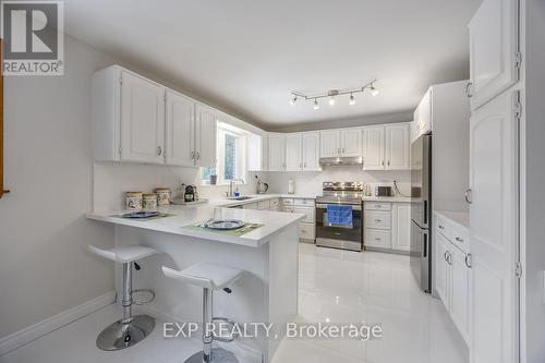 63 Riverside Drive, Toronto, ON - Indoor Photo Showing Kitchen