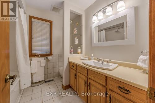 63 Riverside Drive, Toronto, ON - Indoor Photo Showing Bathroom