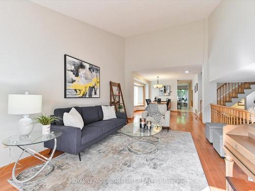 2368 Folkway Dr, Mississauga, ON - Indoor Photo Showing Living Room