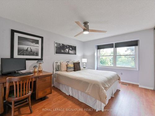 2368 Folkway Dr, Mississauga, ON - Indoor Photo Showing Bedroom