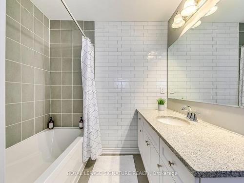 314 Jemima Dr, Oakville, ON - Indoor Photo Showing Bathroom