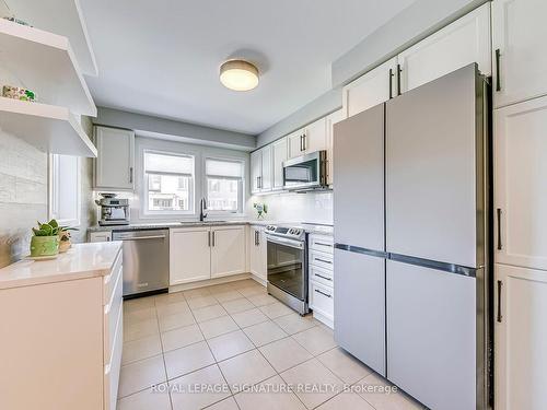 314 Jemima Dr, Oakville, ON - Indoor Photo Showing Kitchen With Stainless Steel Kitchen