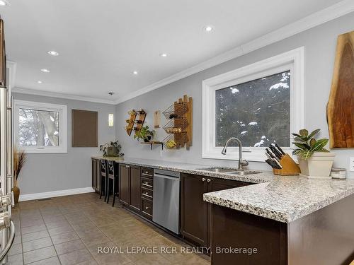 1614 Sumach Rd, Caledon, ON - Indoor Photo Showing Kitchen With Double Sink