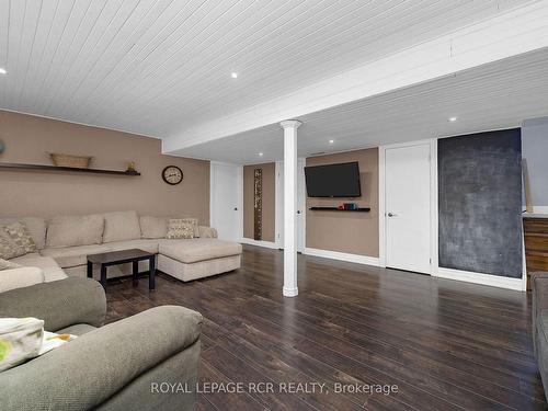 1614 Sumach Rd, Caledon, ON - Indoor Photo Showing Living Room