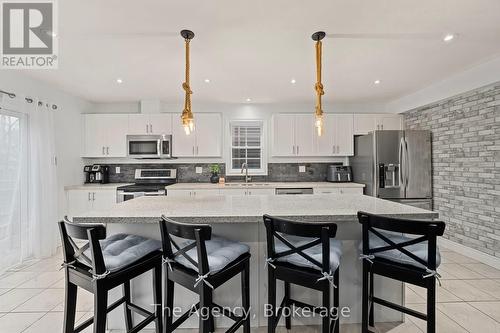 290 Pine Street, Gravenhurst (Wood (Gravenhurst)), ON - Indoor Photo Showing Kitchen With Upgraded Kitchen