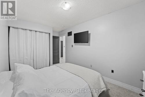 290 Pine Street, Gravenhurst (Wood (Gravenhurst)), ON - Indoor Photo Showing Bedroom