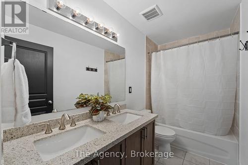 290 Pine Street, Gravenhurst (Wood (Gravenhurst)), ON - Indoor Photo Showing Bathroom