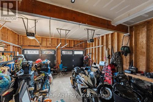 290 Pine Street, Gravenhurst (Wood (Gravenhurst)), ON - Indoor Photo Showing Garage