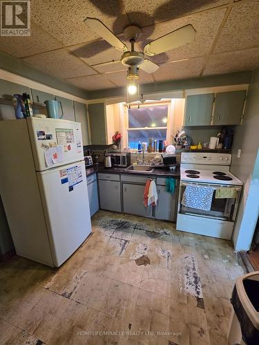 19 Blakemanor Boulevard, Toronto, ON - Indoor Photo Showing Kitchen With Double Sink