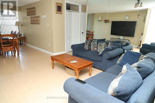 2004 - 2365 Kennedy Road, Toronto, ON - Indoor Photo Showing Living Room