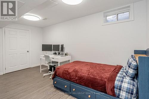 18 Bentley Crescent, Barrie, ON - Indoor Photo Showing Bedroom