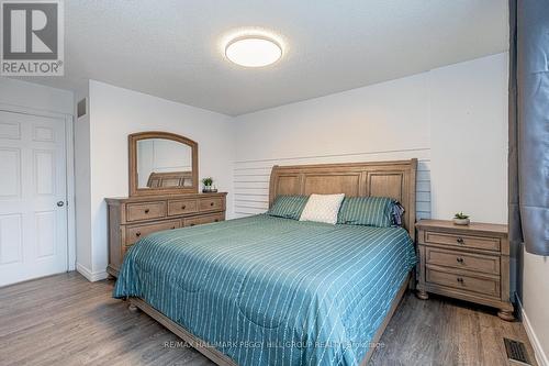 18 Bentley Crescent, Barrie, ON - Indoor Photo Showing Bedroom