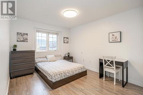 18 Bentley Crescent, Barrie, ON - Indoor Photo Showing Bedroom