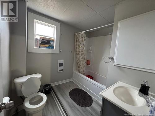 64 St. John Street, Saint John, NB - Indoor Photo Showing Bathroom