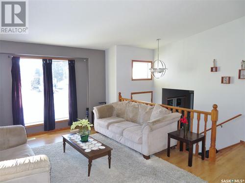 339 Coben Crescent, Saskatoon, SK - Indoor Photo Showing Living Room