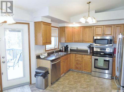 339 Coben Crescent, Saskatoon, SK - Indoor Photo Showing Kitchen With Double Sink