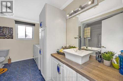 17 Blais Street, Russell, ON - Indoor Photo Showing Bathroom