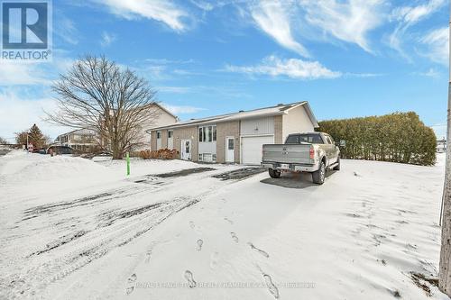 17 Blais Street, Russell, ON - Outdoor