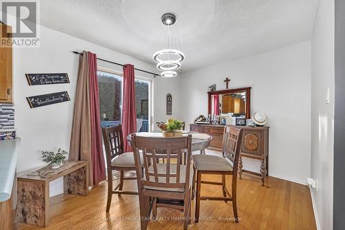 17 Blais Street, Russell, ON - Indoor Photo Showing Dining Room