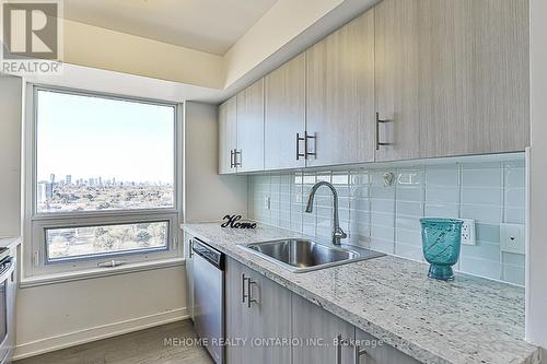 1511 - 185 Bonis Avenue, Toronto, ON - Indoor Photo Showing Kitchen With Upgraded Kitchen