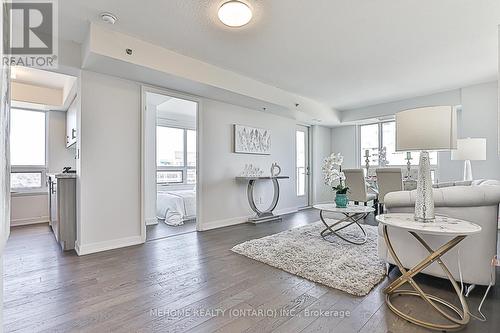 1511 - 185 Bonis Avenue, Toronto, ON - Indoor Photo Showing Living Room