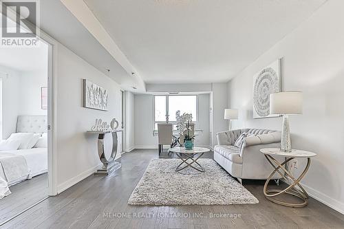 1511 - 185 Bonis Avenue, Toronto, ON - Indoor Photo Showing Living Room